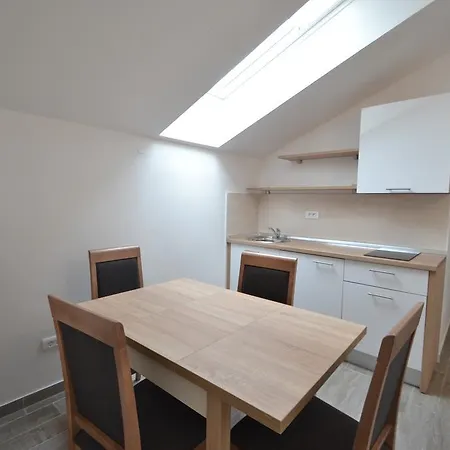 Gostinjska kuća Tota Starigrad Paklenica