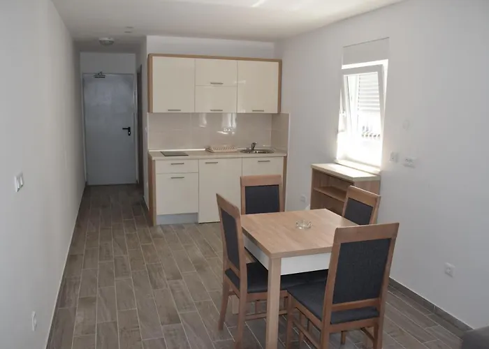 Tota 3* Starigrad Paklenica