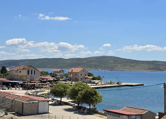 Tota Starigrad Paklenica
